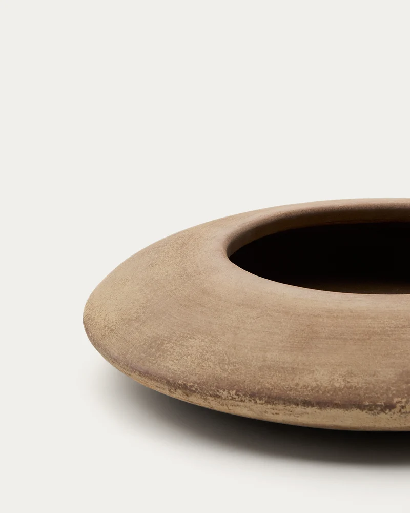Rivor terracotta planter with natural finish Ø 50cm