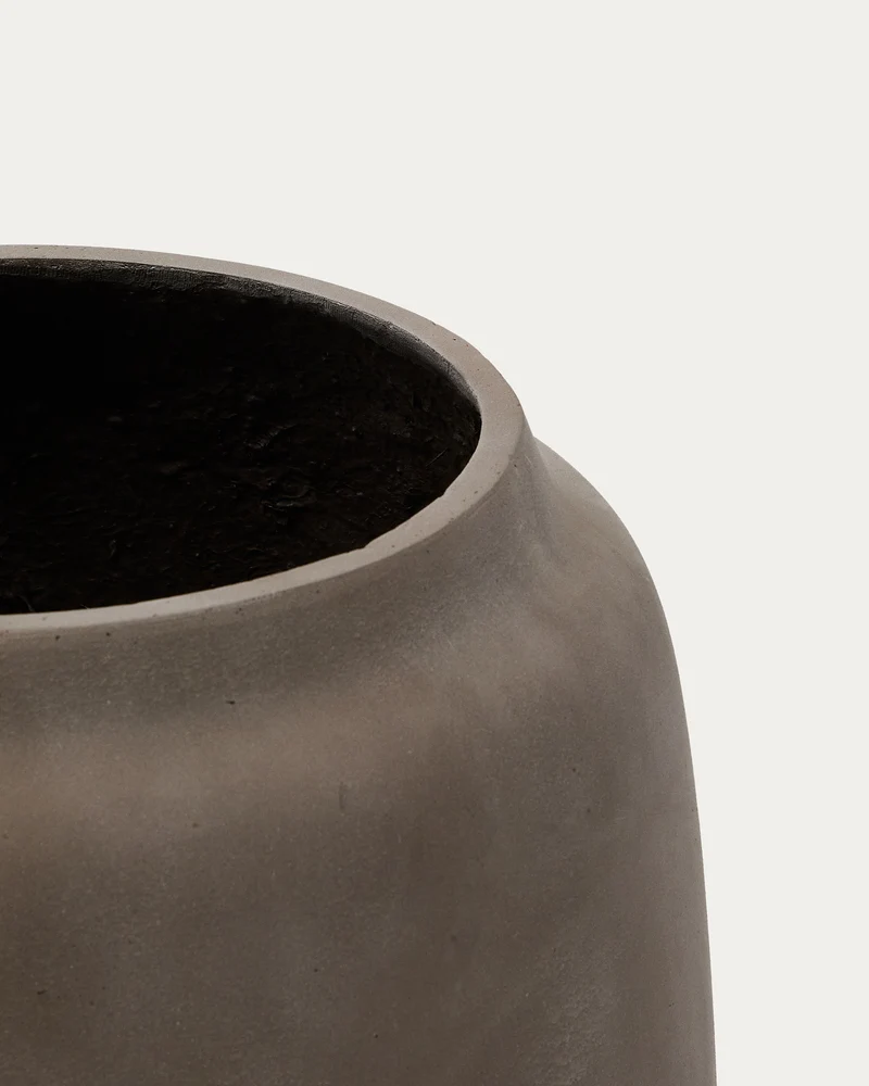 Lira terracotta-effect planter Ø53cm