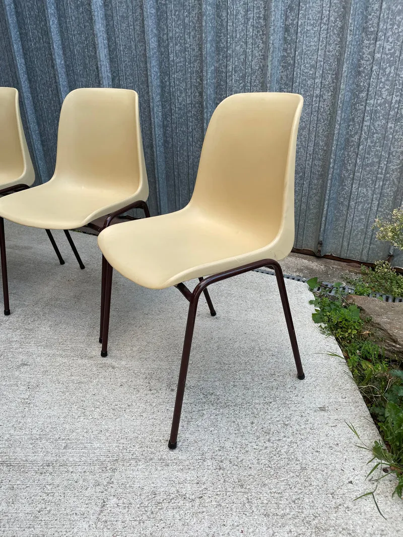 Ensemble de 4 chaises empilables