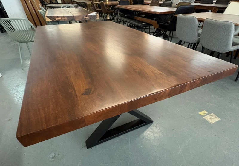 Table à dîner en Acacia noisette 72x40''