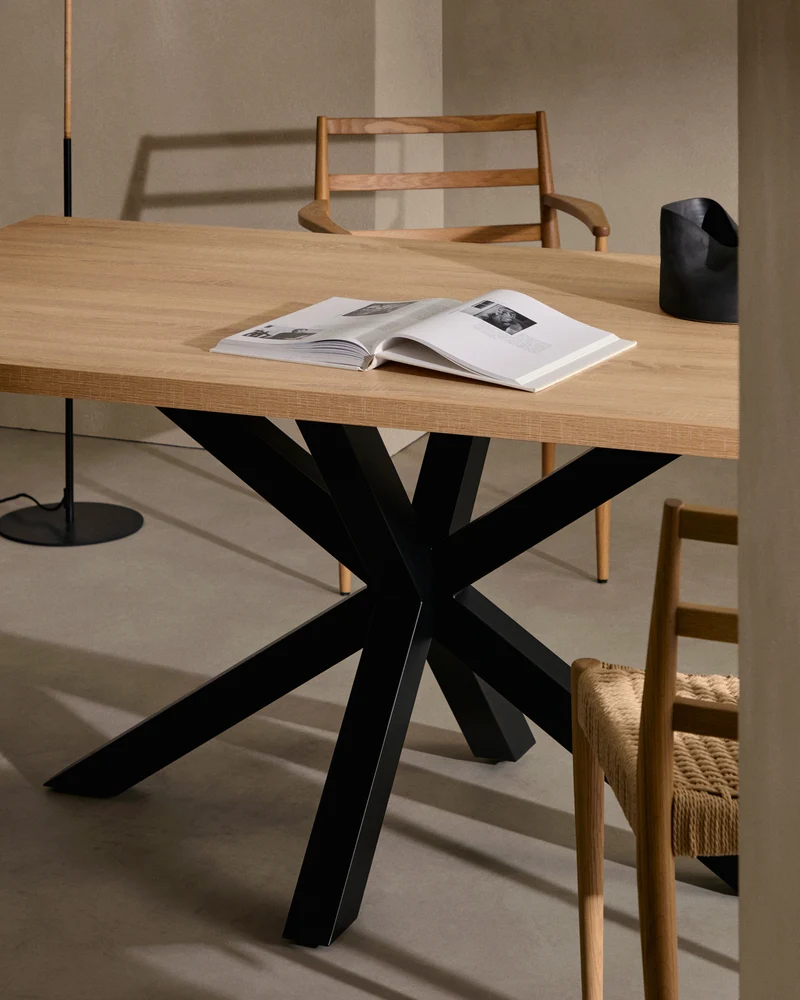 Argo table in melamine with natural finish and steel legs with black finish 180 x 100 cm