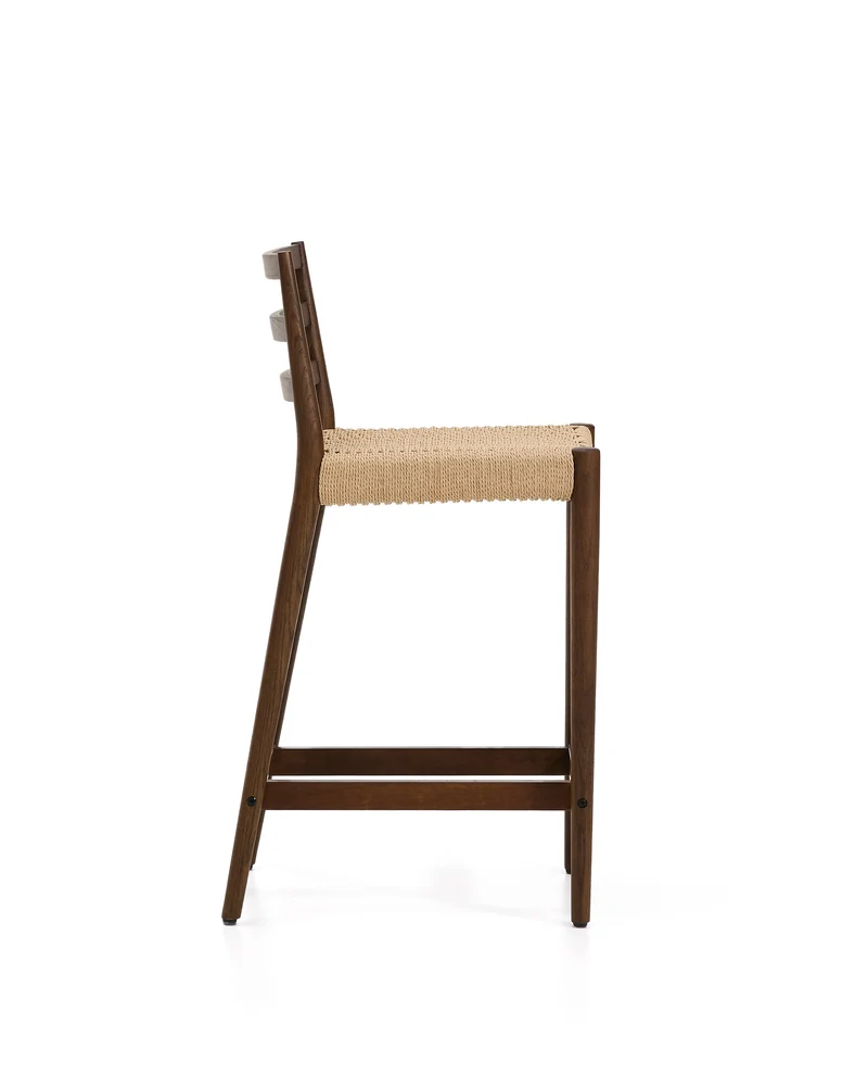 Analy stool with backrest in solid oak wood with walnut-tone finish and rope seat 65 cm