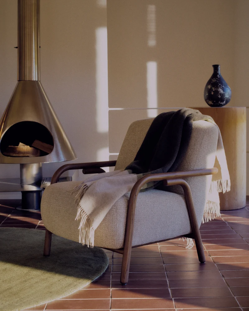 Sylo armchair in beige chenille and solid ash wood with walnut-coloured finish FSC 100%