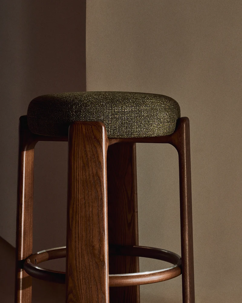 Granite stool in green chenille and solid ash wood with walnut-coloured finish FSC 100% 65cm