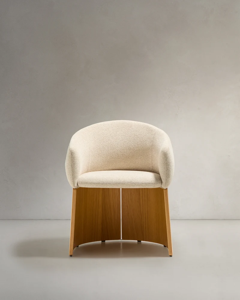 Bosca chair in beige chenille and oak veneer FSC 100%