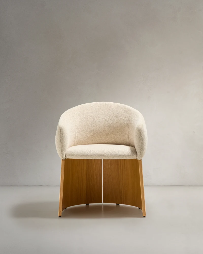 Bosca chair in beige chenille and oak veneer FSC 100%
