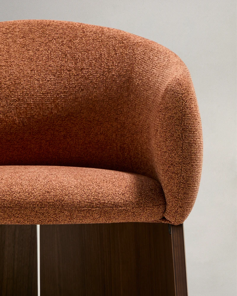 Bosca chair in terracotta chenille and walnut veneer FSC 100%