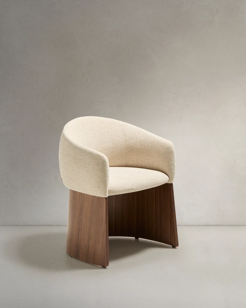 Bosca chair in beige chenille and walnut veneer FSC 100%