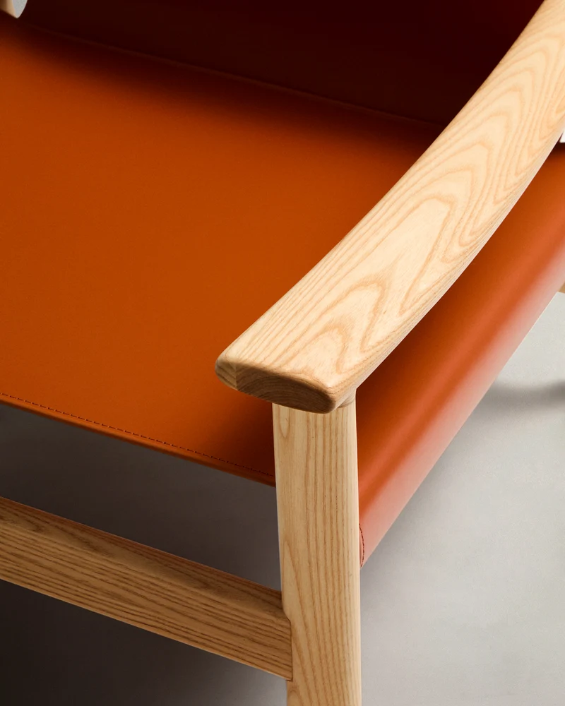 Jan armchair made of light brown recycled leather fibres and FSC 100% solid ash wood with natural tone finish