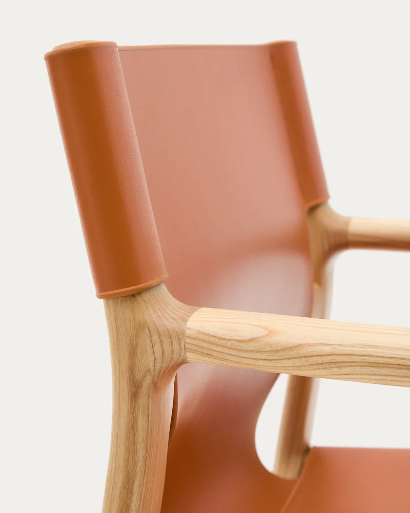 Jan chair made of light brown recycled leather fibres and FSC 100% solid ash wood with natural tone finish
