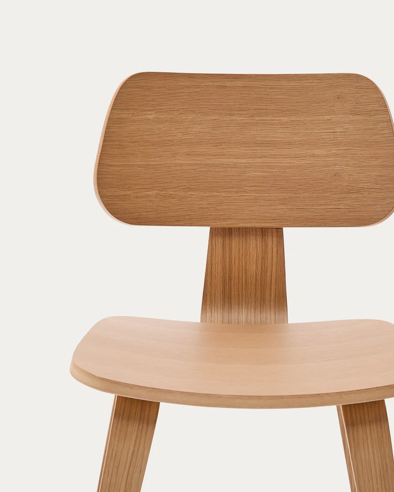 Gena chair in oak veneer