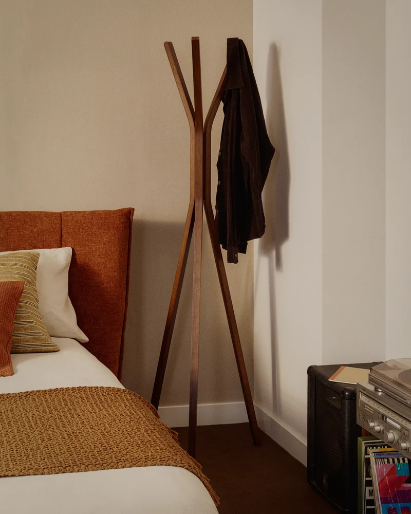 Chelsey solid rubber wood coat rack, 170 cm