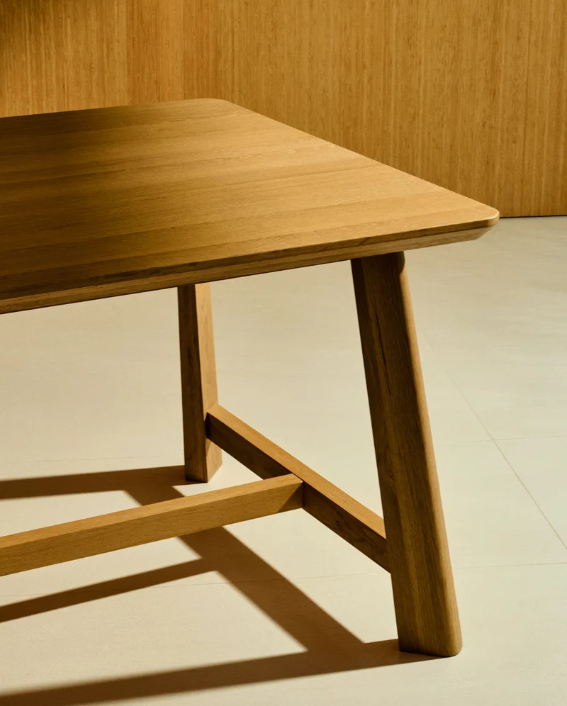 Idun Dining Table