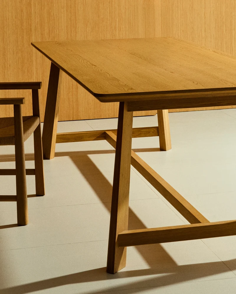 Idun Dining Table