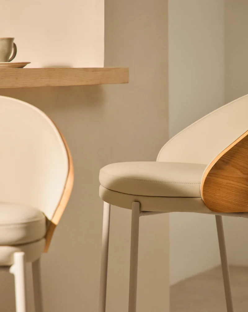 Eamy Stool Beige Flax Leather & Ash Veneer 65 cm