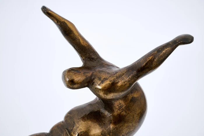 Emmanuelle Statue I