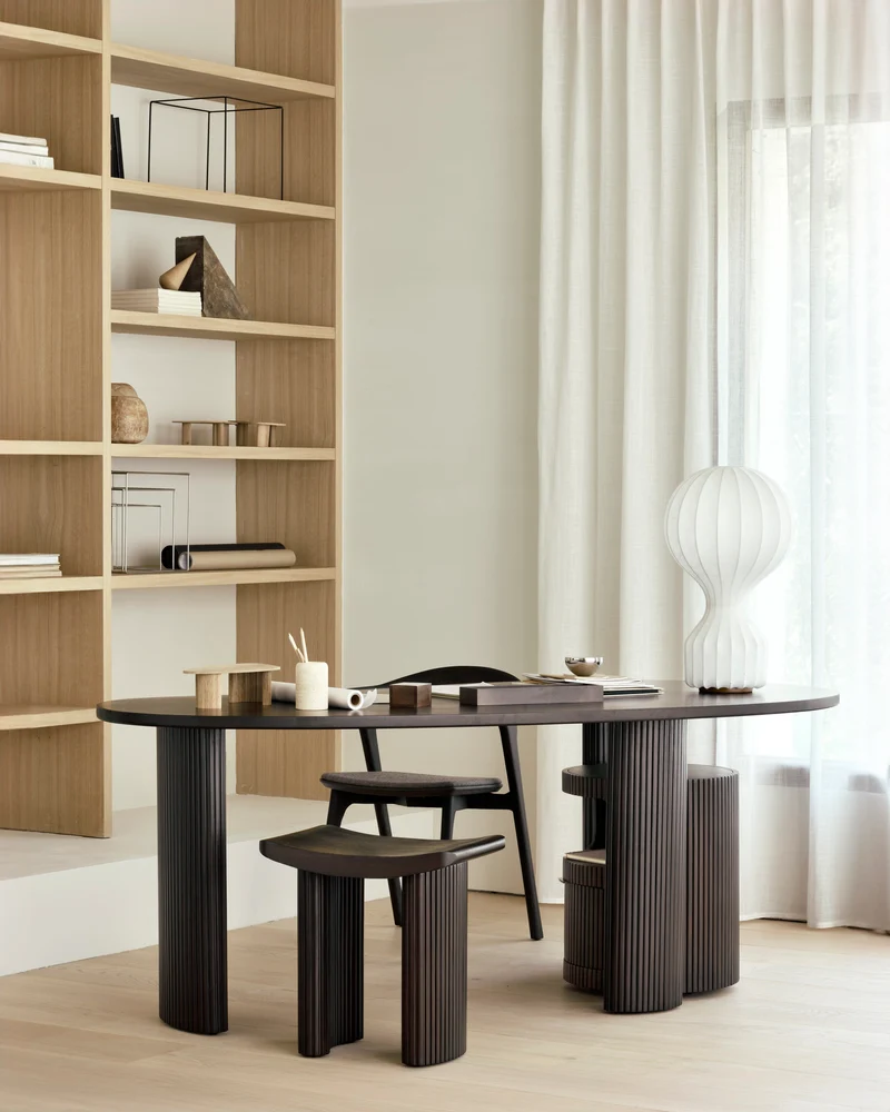 Boomerang Desk