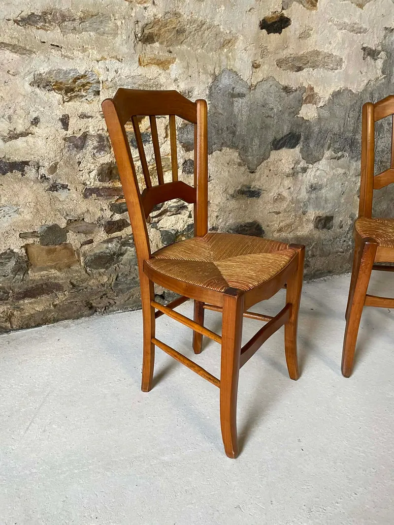 Lot de 2 chaises anciennes en bois et assise paillée