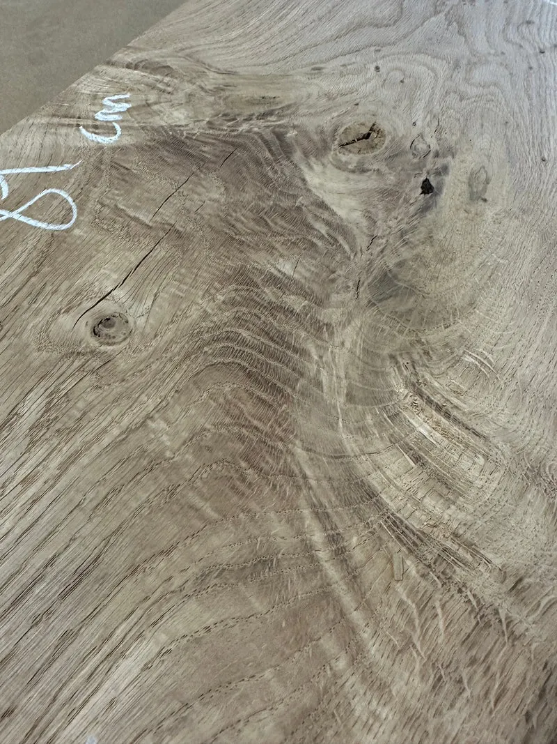 Tablette en chêne massif 81 × 35–38 cm, ép. 3,5 cm — Pièce unique 001