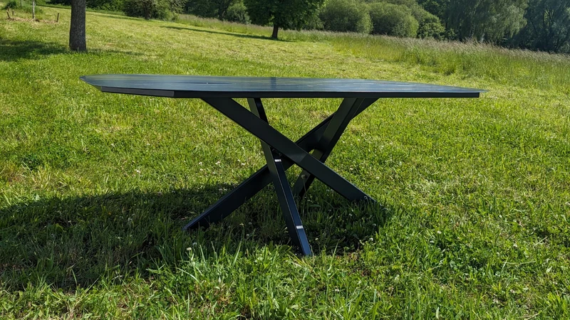 Table d'extérieur en métal