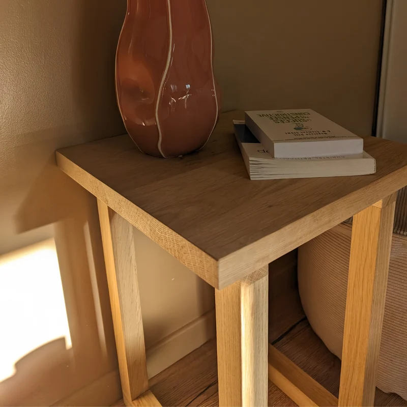 Table d'appoint en chêne massif recyclé