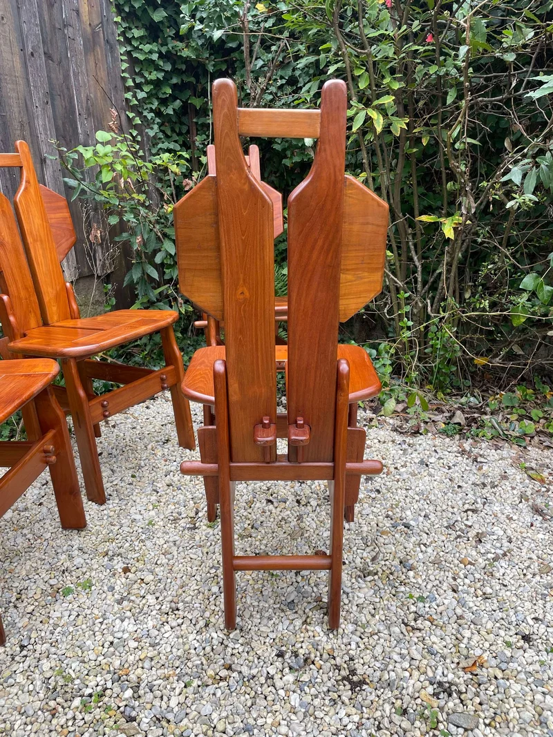 Suite de 4 chaises italiennes années 70