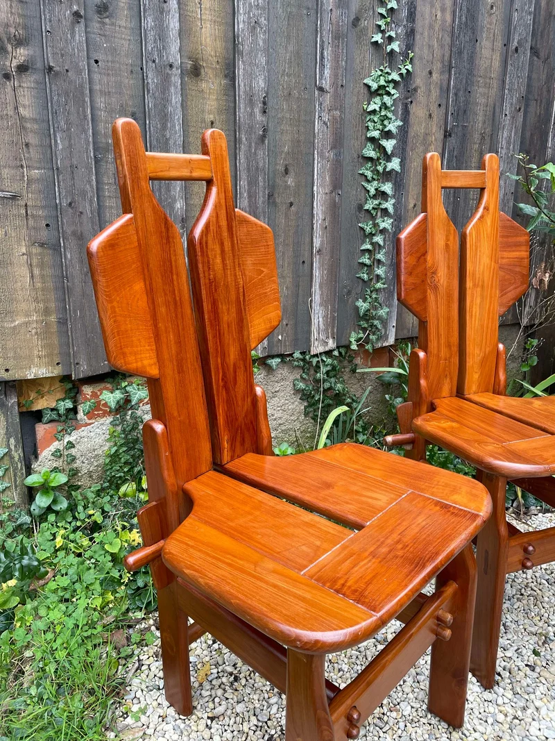Suite de 4 chaises italiennes années 70