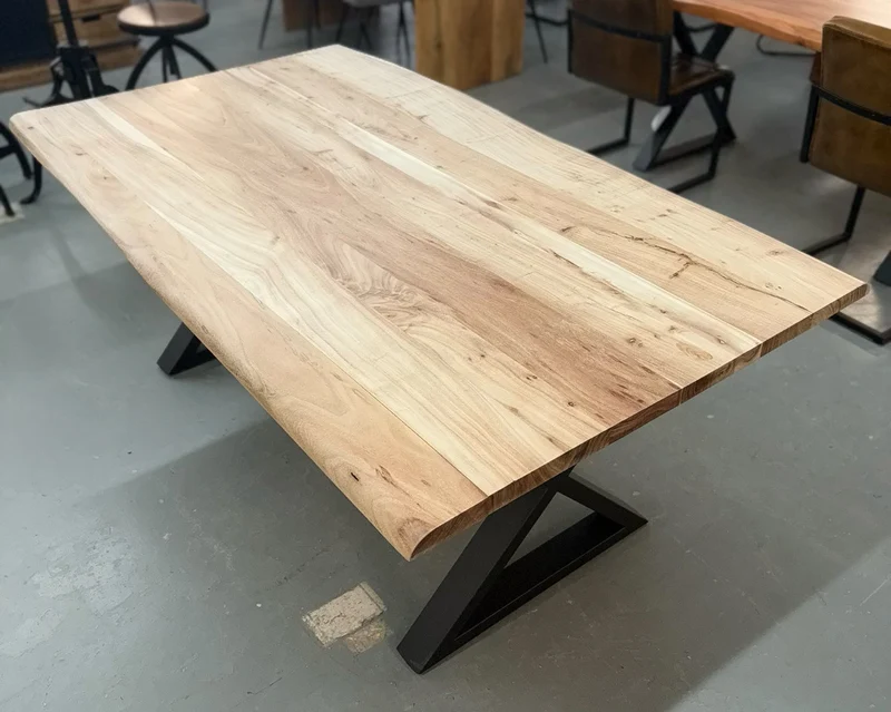 Table à dîner en Acacia Blanchi 72x40''