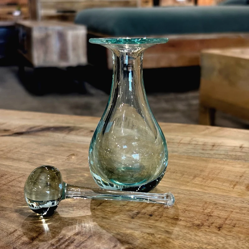 Parfumeuse en verre soufflé 4"