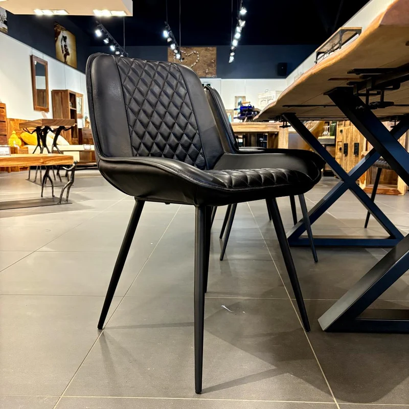 Chaise Nessa cuir noir