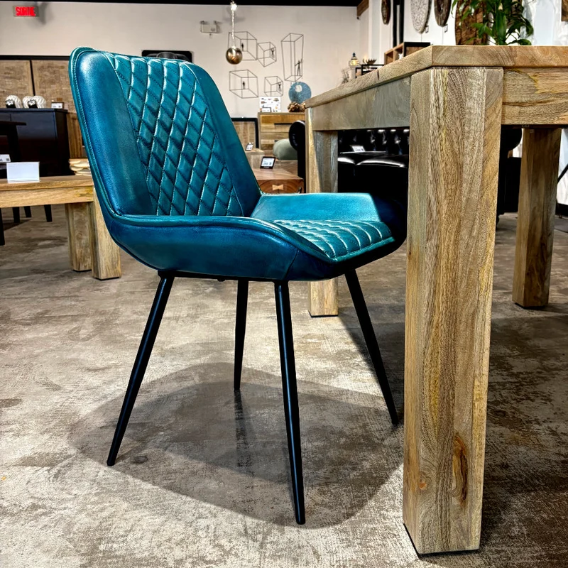 Chaise Nessa cuir turquoise