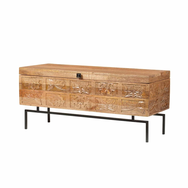 Coffre sculpté bois massif manguier et métal - Sculture