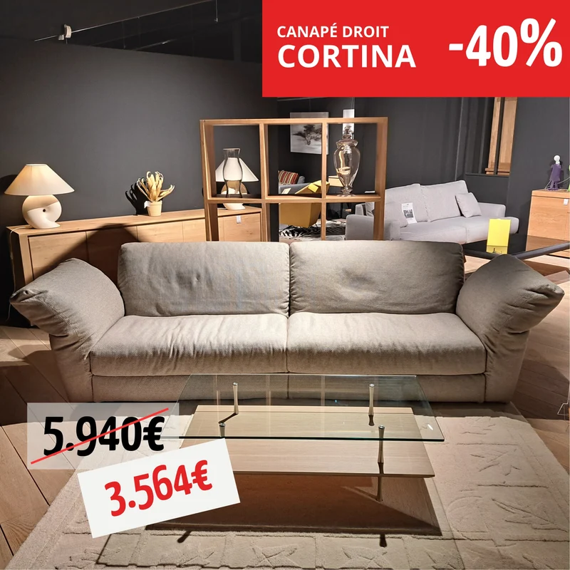 Un canapé droit - Cortina