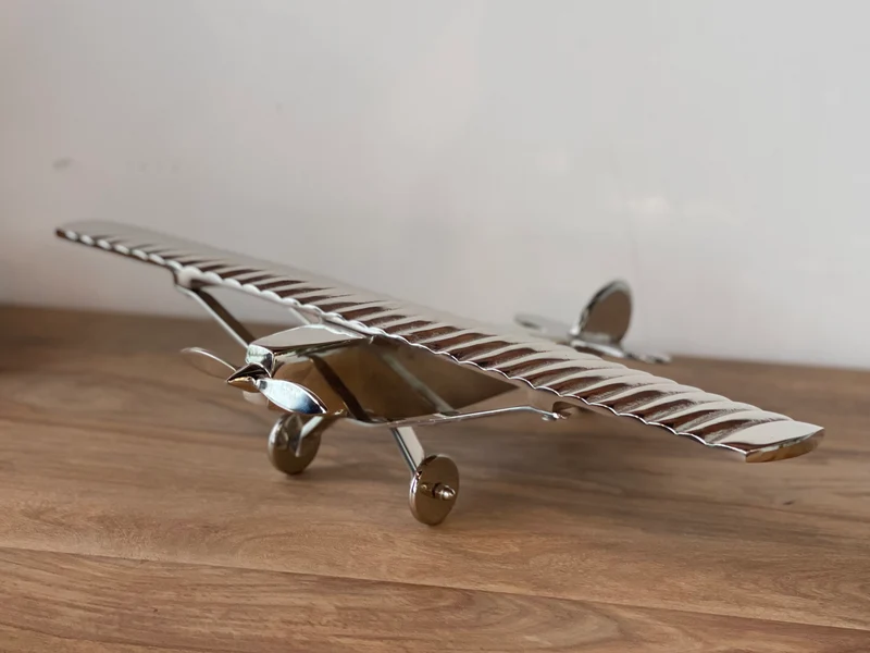 Avion à hélice vintage en aluminium