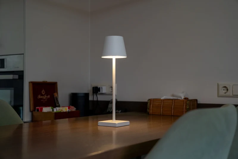 Lampe de Table Nova Blanche - Rechargeable et avec Commande Tactile