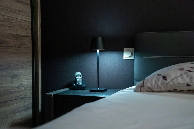 Lampe de Table Nova Noire - Rechargeable et avec Commande Tactile