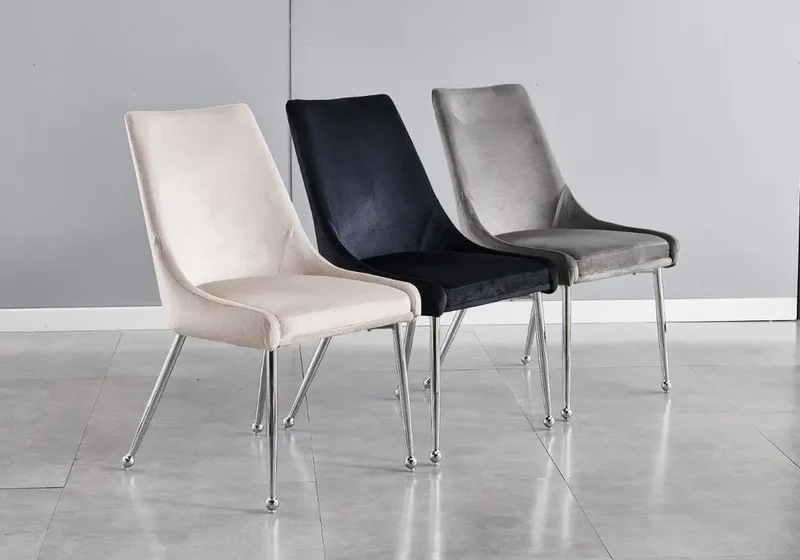 Chaises velours taupe à poignée pieds argentés - Gema x4