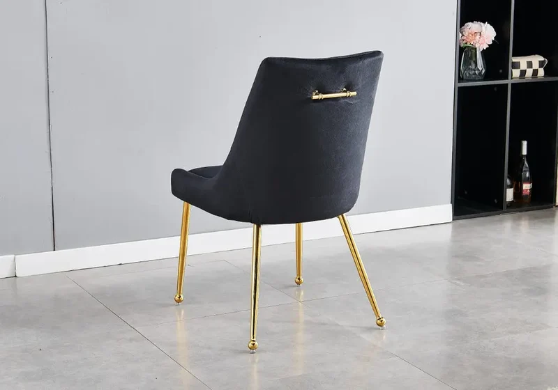 Chaises velours noir à poignée pieds dorés - Gema x4