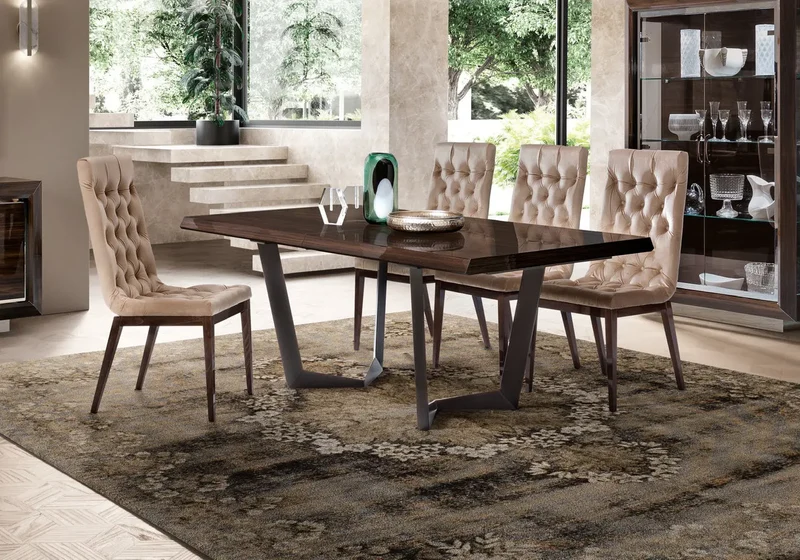 Table et chaises noyer laqué PURA
