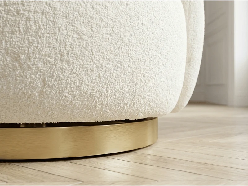 Fauteuil rotatif cocooning en bouclette blanche – Luma