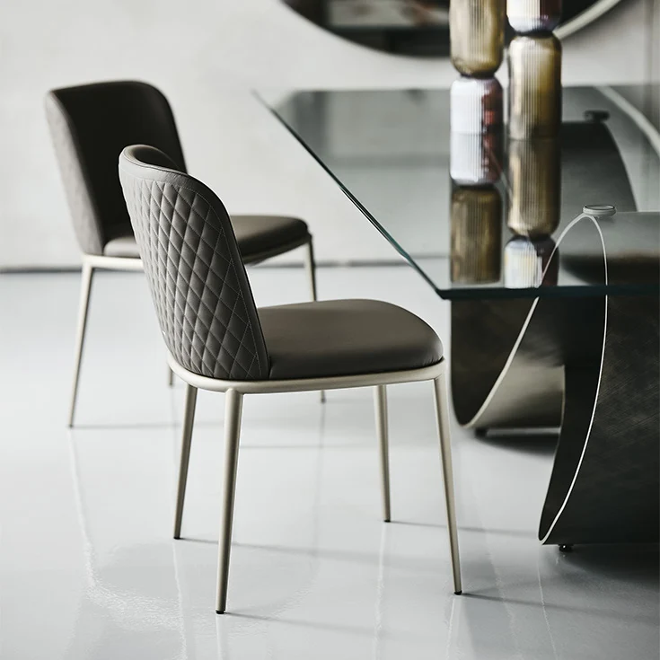 Chaise - bois et Cuir - Matelassé Magda