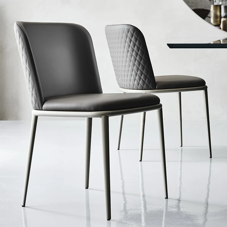 Chaise - bois et Cuir - Matelassé Magda