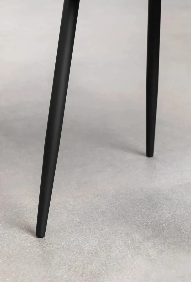 Chaise Scandi – Tissu anti-tache & piètement noir