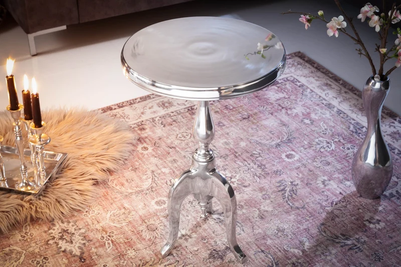 Élégante table d'appoint SAVOY 55cm argent poli trépied avec plateau rond