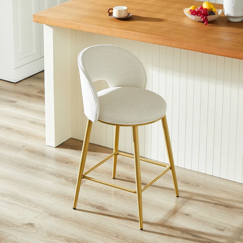 Lot de 2 tabourets de bar chenille beige avec dossier ajouré, pieds dorés FLAREKAEL