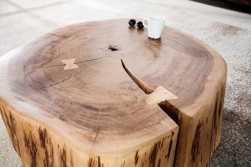 Table basse tronc d'arbre GOA 60cm bois massif d'acacia naturel ronde avec roulettes unique