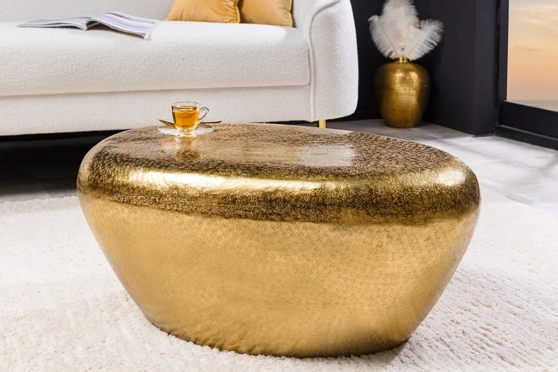 Table basse artisanale STONE 75cm en métal doré martelé design