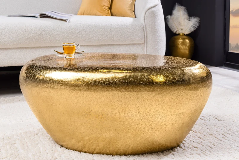 Table basse artisanale STONE 75cm en métal doré martelé design