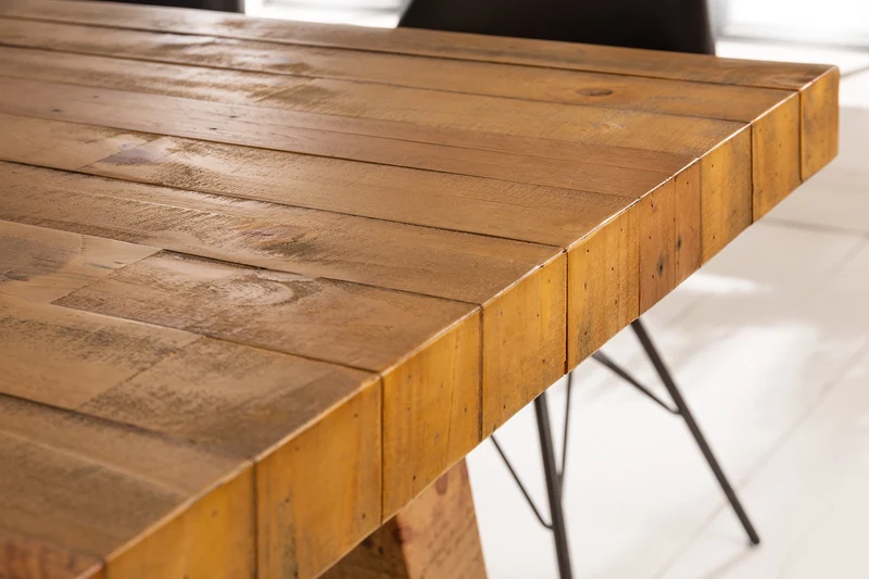 Table à manger solide FINCA 200 cm vintage marron en pin recyclé design industriel