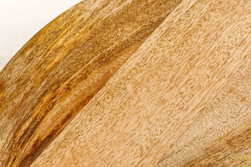 Table d’appoint artisanale SIMPLY CLEVER 60cm en manguier naturel avec poignée